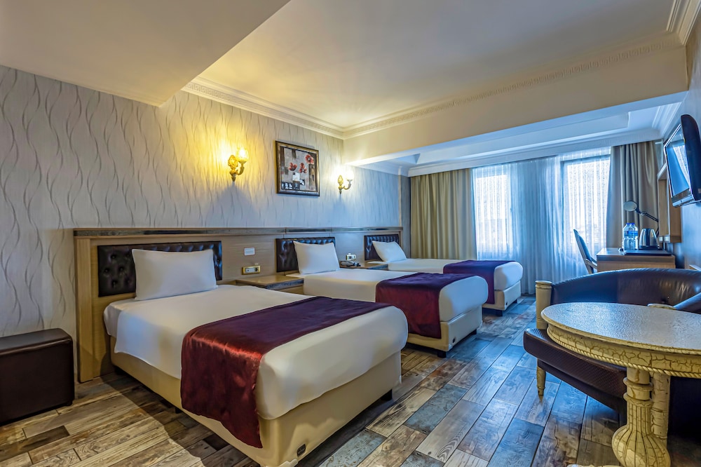 Triple Room, 3 Twin Beds photo 1