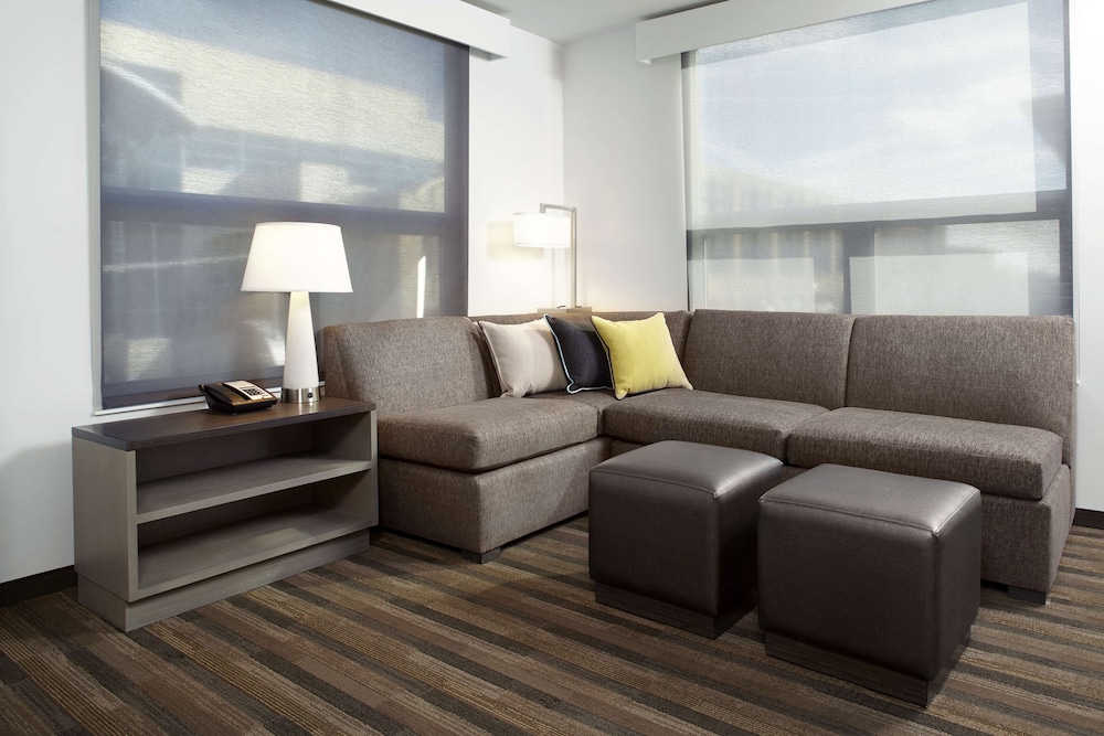 Room, 1 King Bed with Sofa bed (Speciality) photo 3