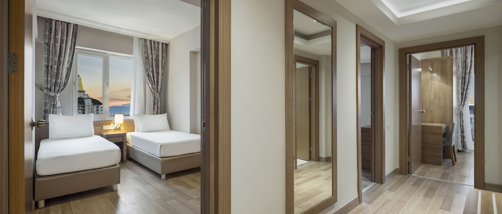 Family Suite photo 3