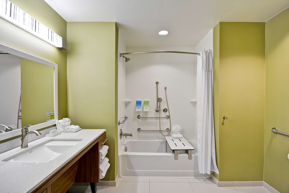 Studio, 2 Queen Beds, Accessible, Non Smoking (w/ bathtub)