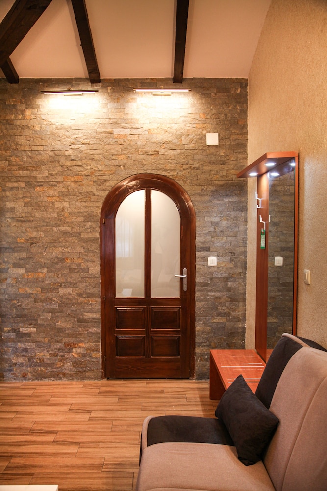 Studio - Photo 12