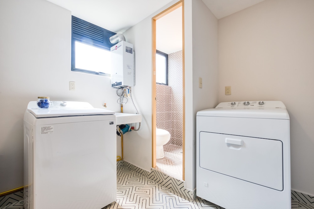 Exclusive Three-Bedroom Apartment photo 2