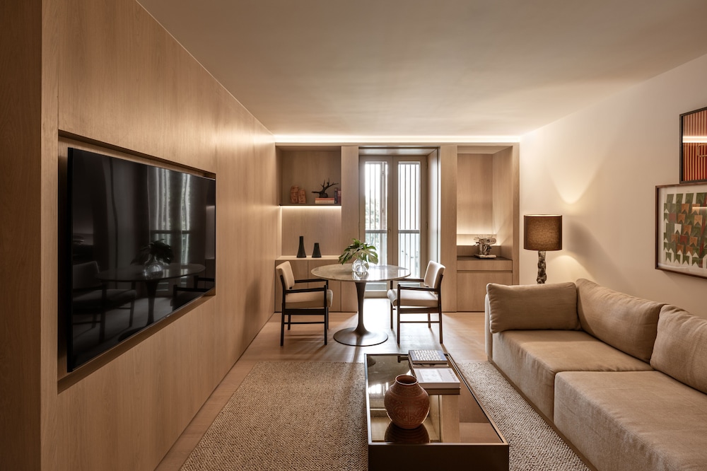 Deluxe Apartment with Two Twin Beds (Non Smoking) thumbnail 6