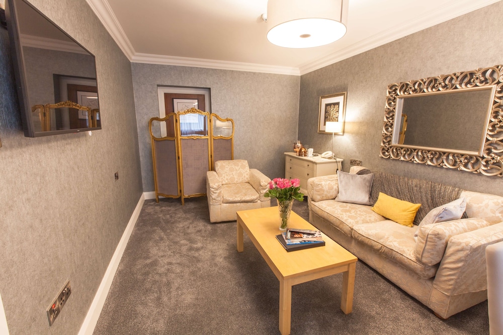Suite, 1 King Bed, Non Smoking