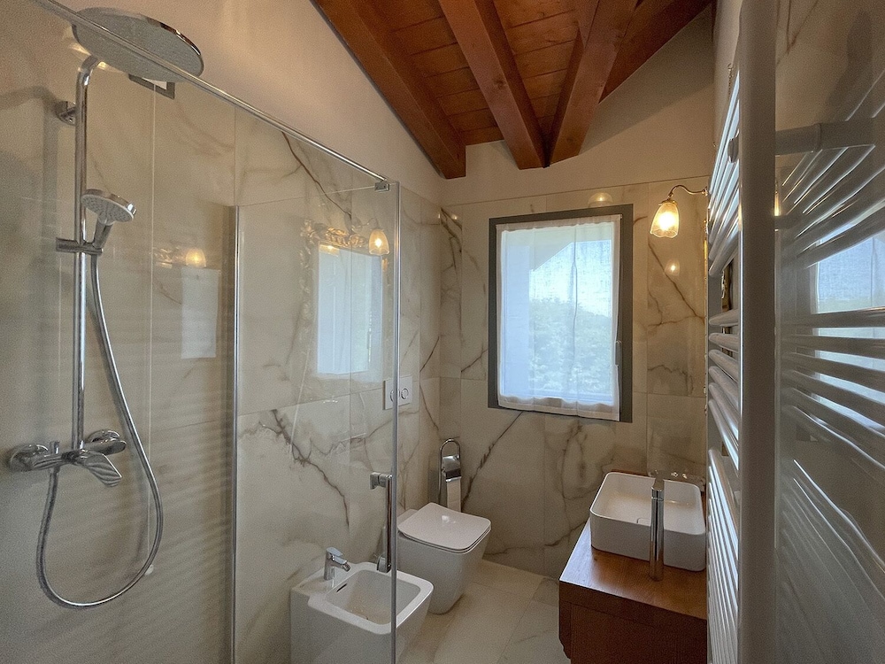 Deluxe Double Room, 1 Queen Bed with Sofa bed, Balcony, Valley View photo 2