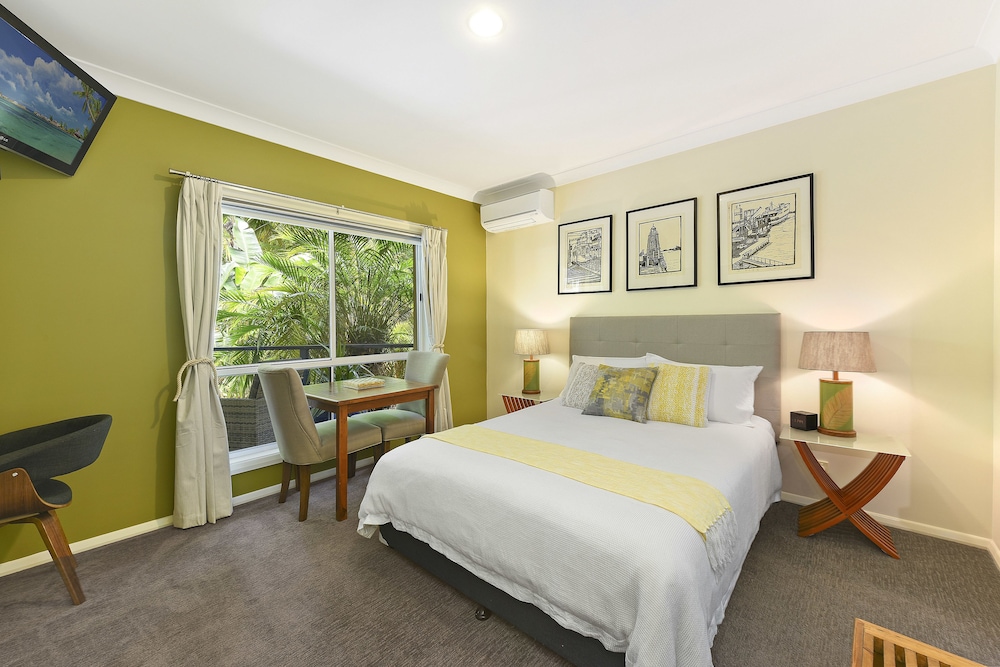 Deluxe Studio Suite, 1 Queen Bed (Hikari)