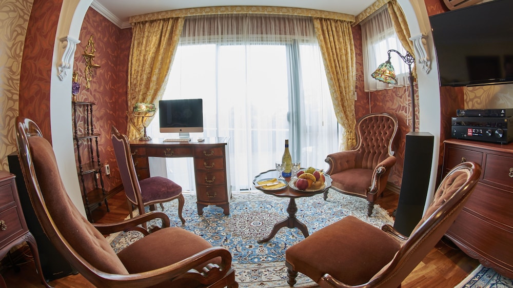 Park Terrace Suite photo 2