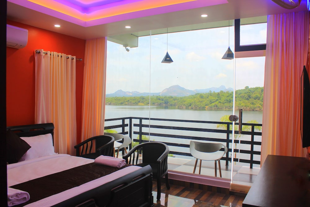 Superior Room, Lake View (AC) - Photo 1
