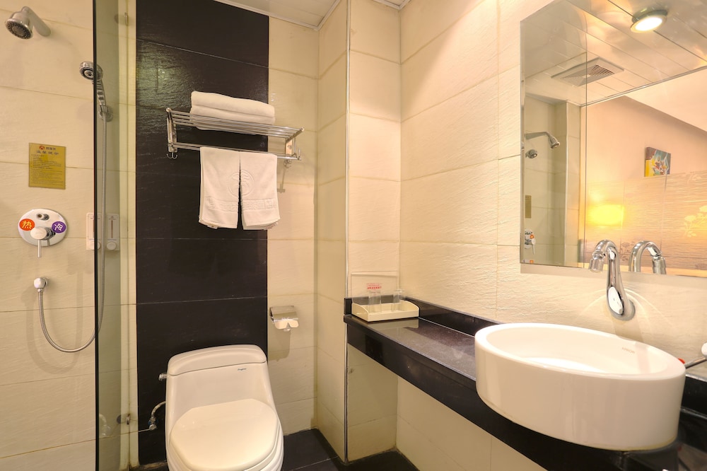 Standard Twin Room photo 2