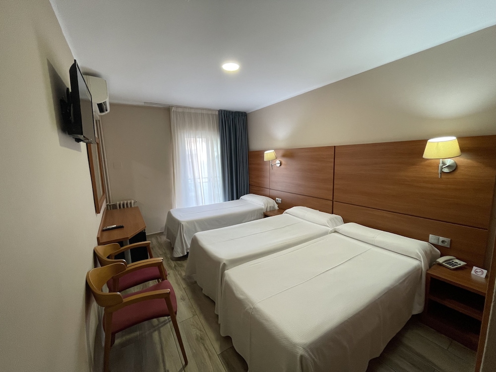 Standard Triple Room, Balcony - Photo 1