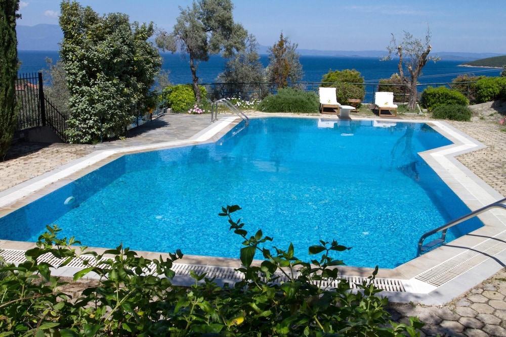 Villa photo 1