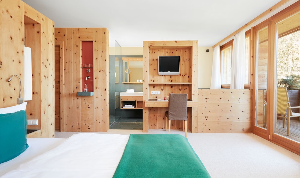 Double Room, Mountain View - Photo 1
