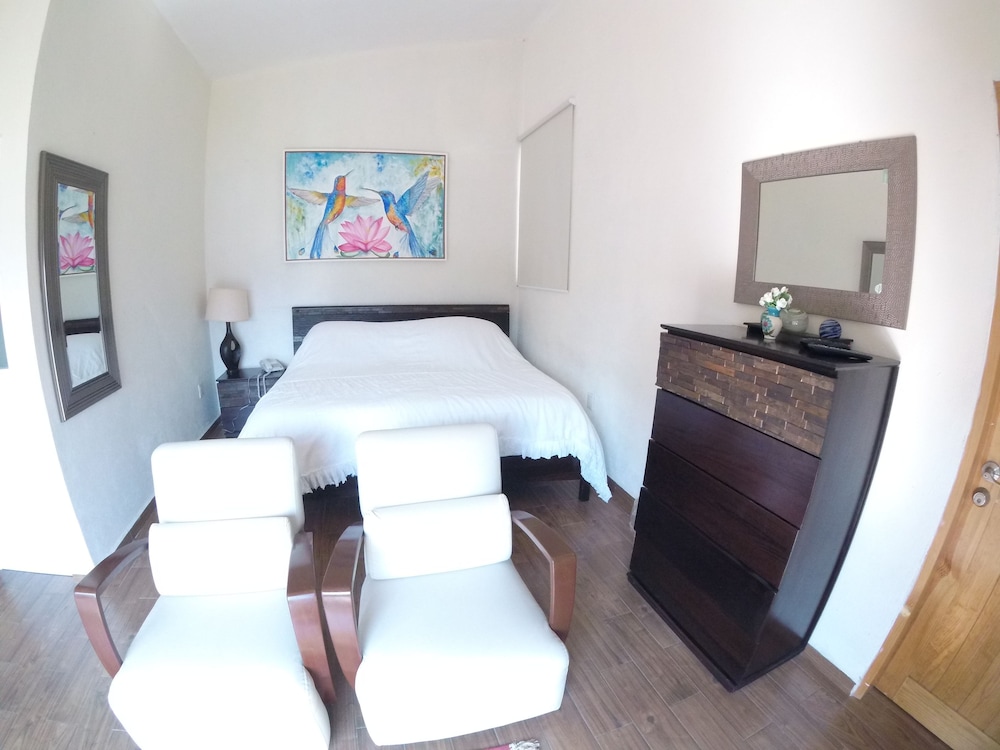 Deluxe Room, Pool View photo 1