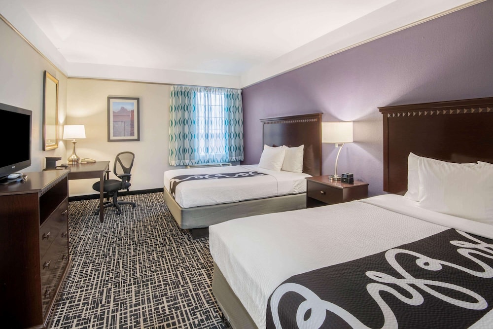 Room, 2 Queen Beds, Non Smoking - Photo 2