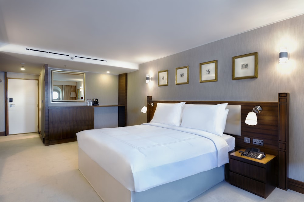 Superior Room, 1 King Bed, Sea View photo 1