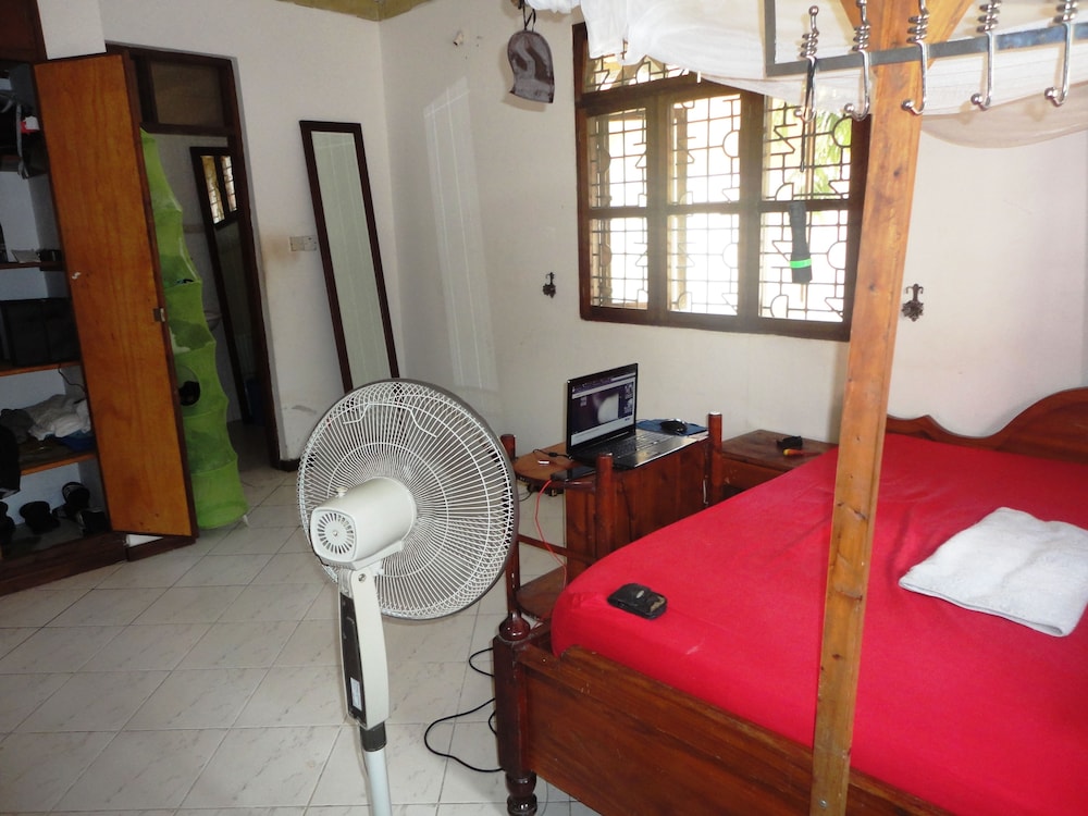 Economy Double Room, 1 Bedroom, Accessible, Garden View