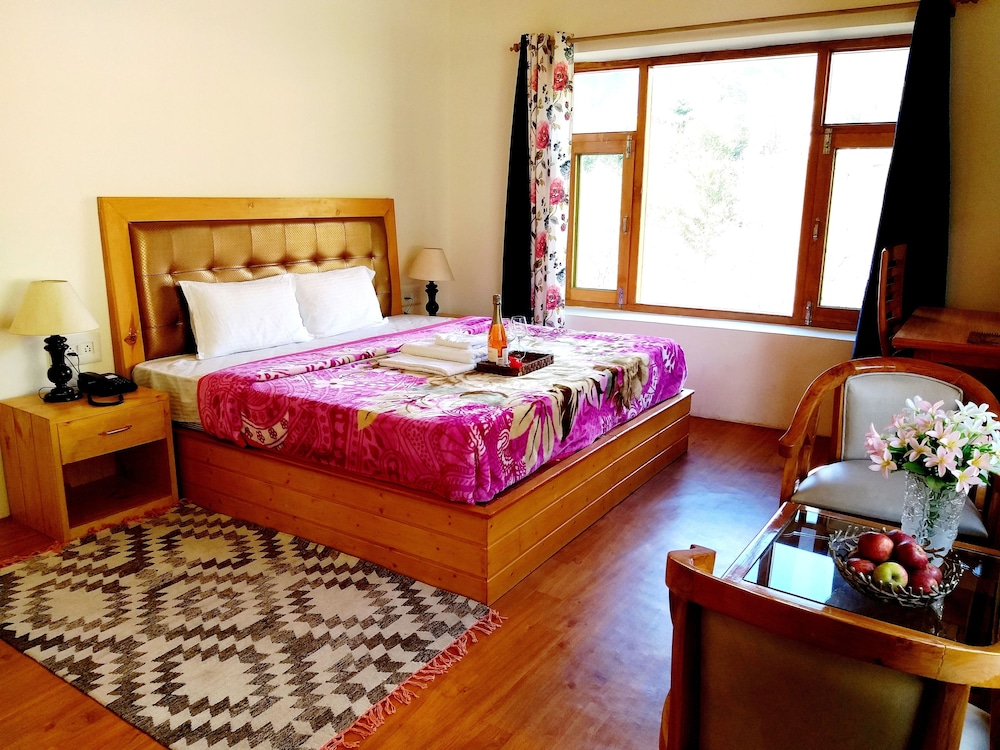 Premium Double Room, 1 King Bed, Mountain View