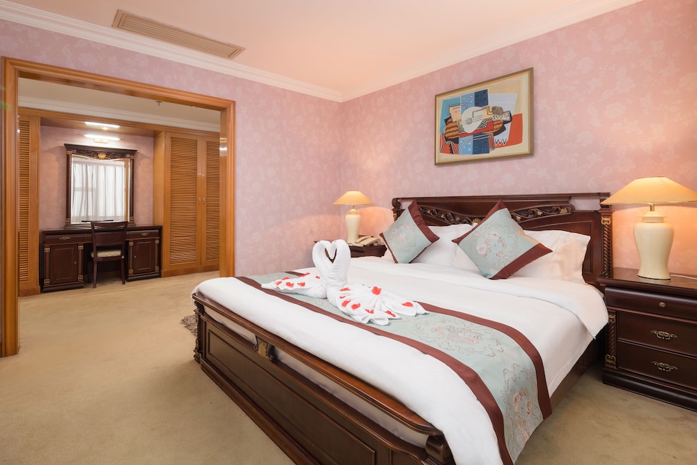 Gallery Suite photo 2