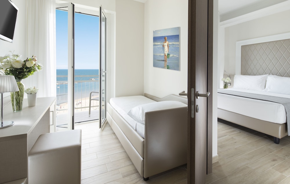 Family Room, Sea View (Superior)