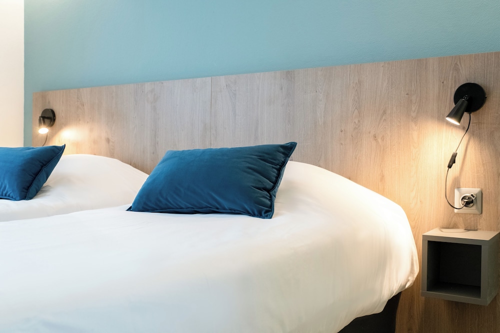 Studio, 2 Twin Beds, Balcony photo 3