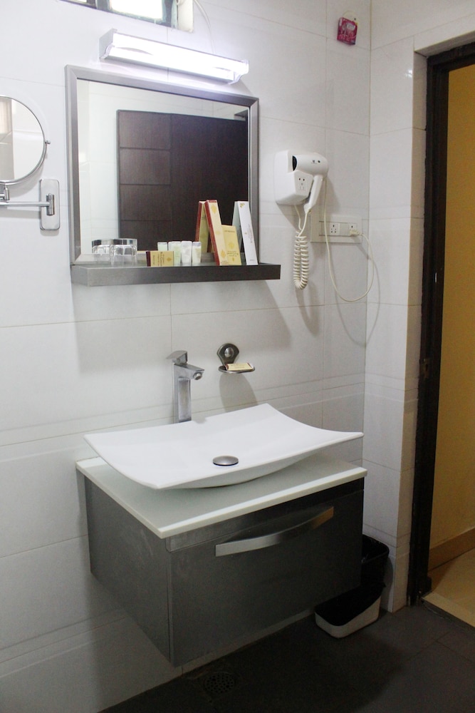 Economy Double or Twin Room, 1 Twin Bed photo 2