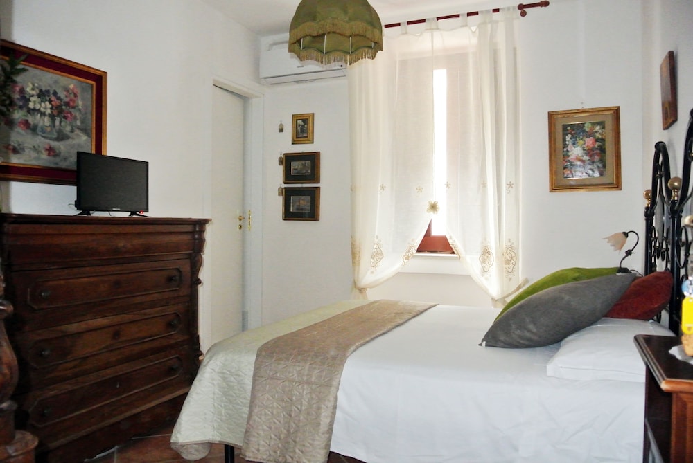 Standard Double Room photo 2