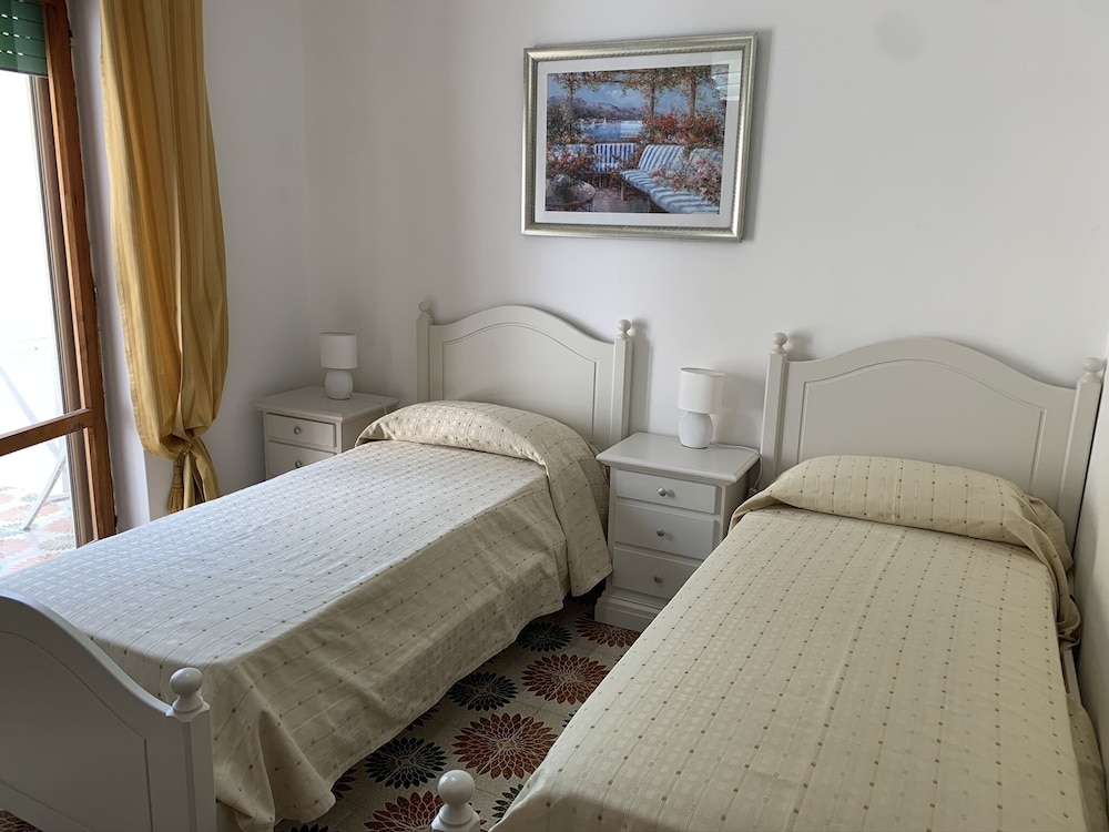 Standard Quadruple Room, 2 Bedrooms, Ensuite