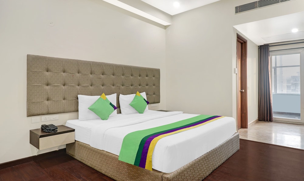 Deluxe Double Room, City View photo 3