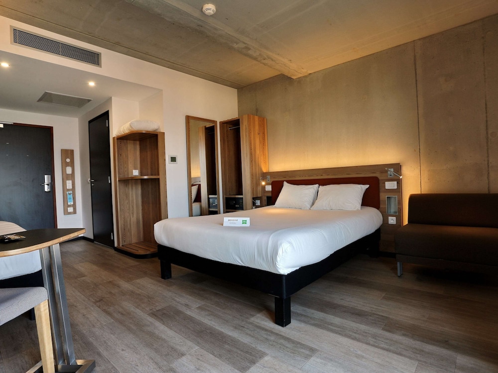 Standard Room, Multiple Beds (Gulf view) - Photo 6