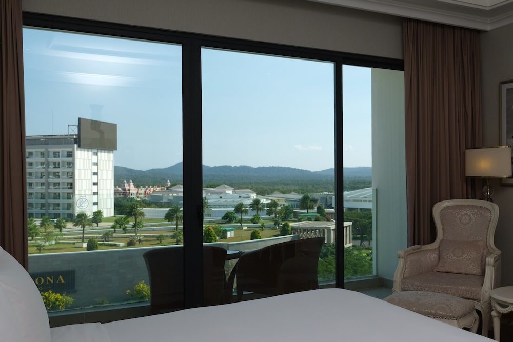Deluxe Room, Mountain View photo 2