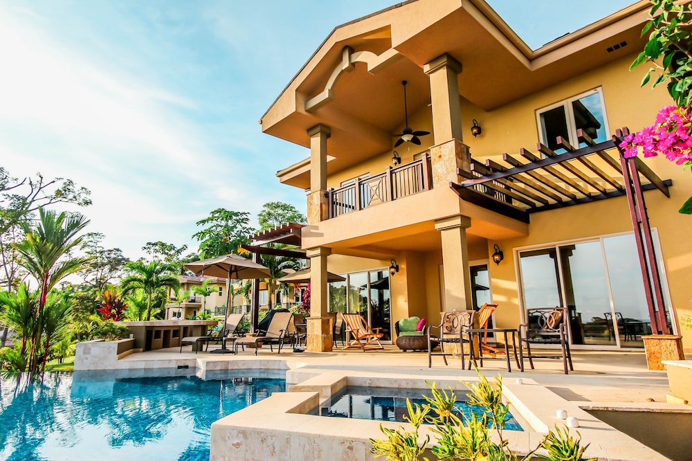 Luxury Villa, 2 Bedrooms, Ocean View - Photo 1