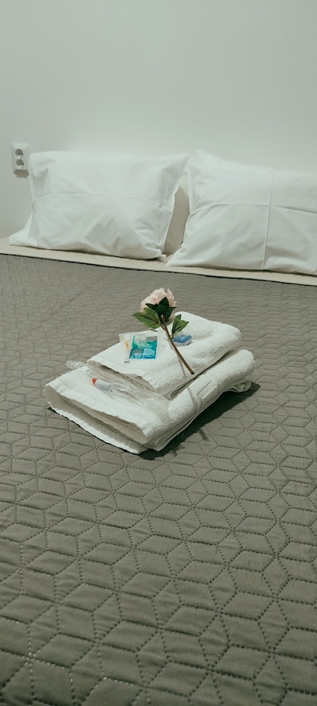 Economy Double Room, 1 Queen Bed, Shared Bathroom, Garden View