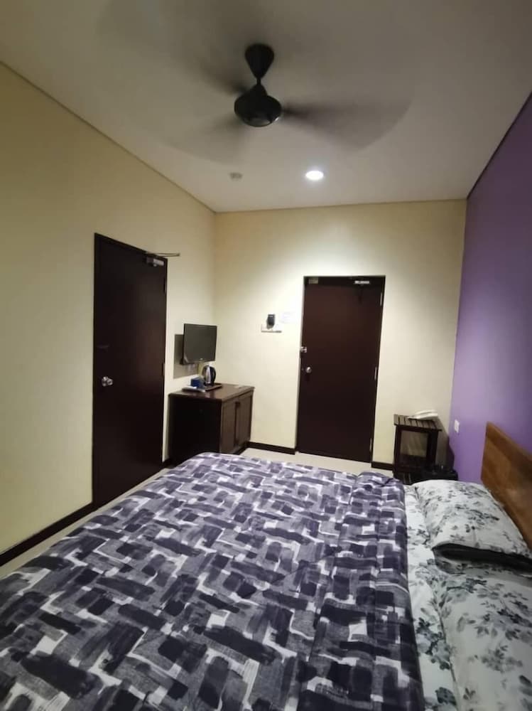Deluxe Double Room, 1 King Bed - Photo 2