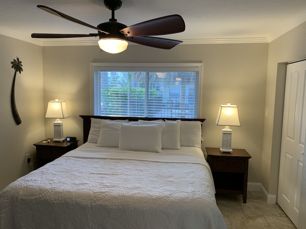 Deluxe Suite, 1 King Bed with Sofa bed (Unit 1), photo 6
