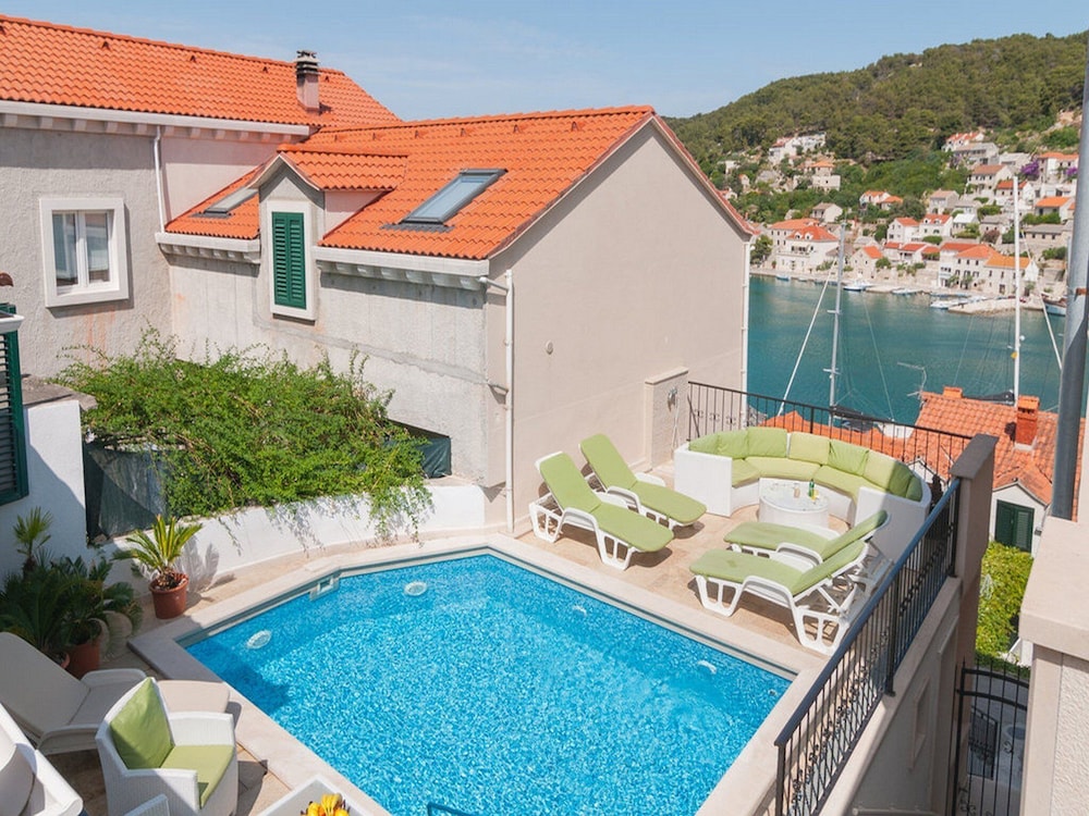 Villa (Seven Bedrooom Villa)