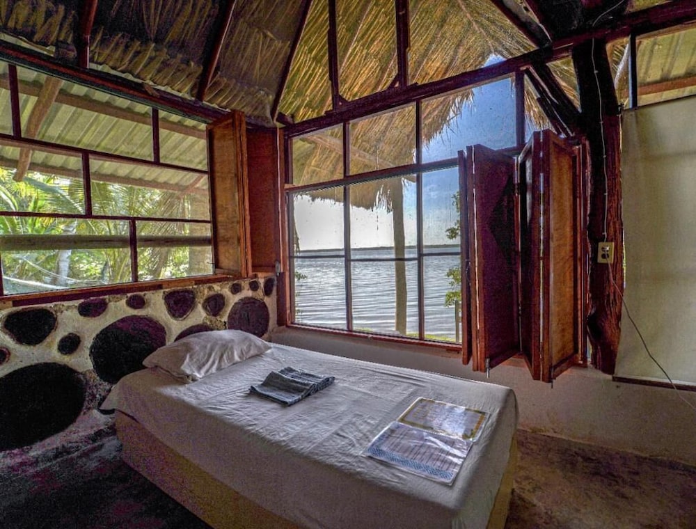 Traditional Cabin photo 2