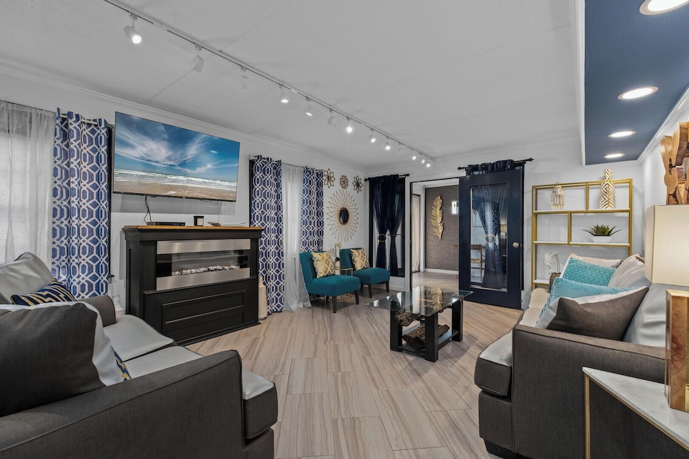 Condo, Multiple Beds, Kitchen (Ocean Luxury Retreat A)