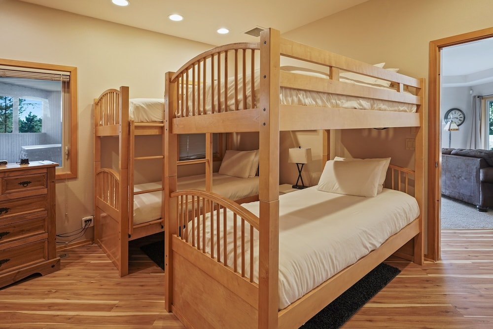 House, 5 Bedrooms