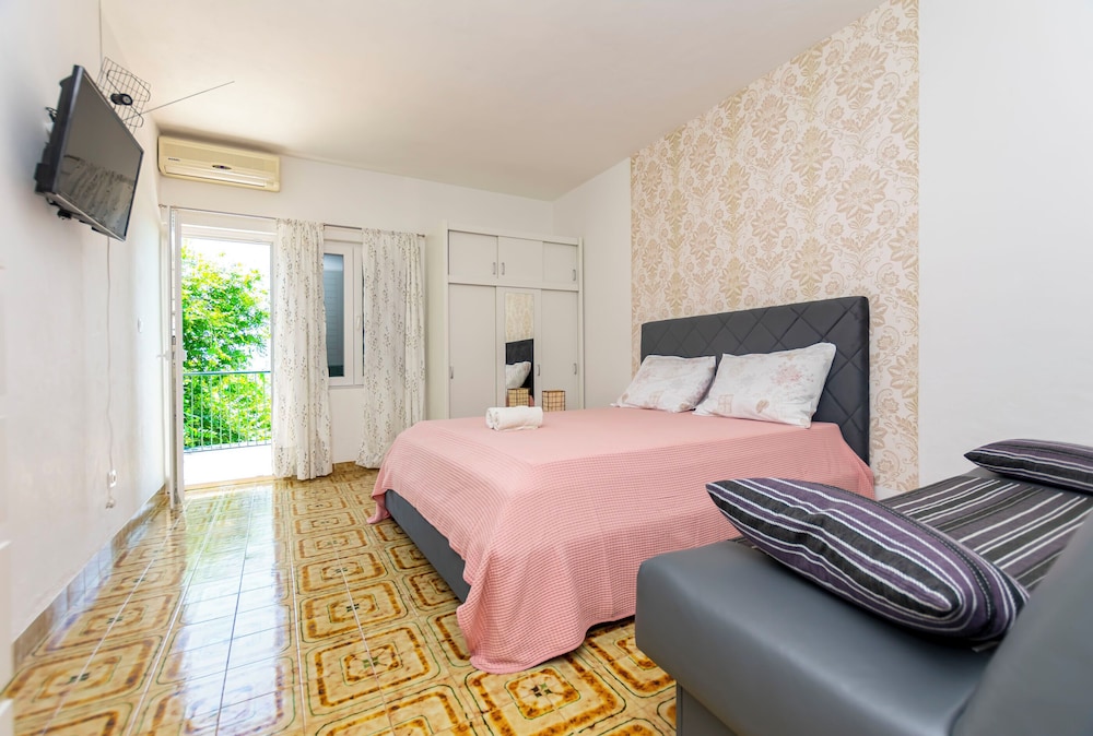 Apartment (A1)