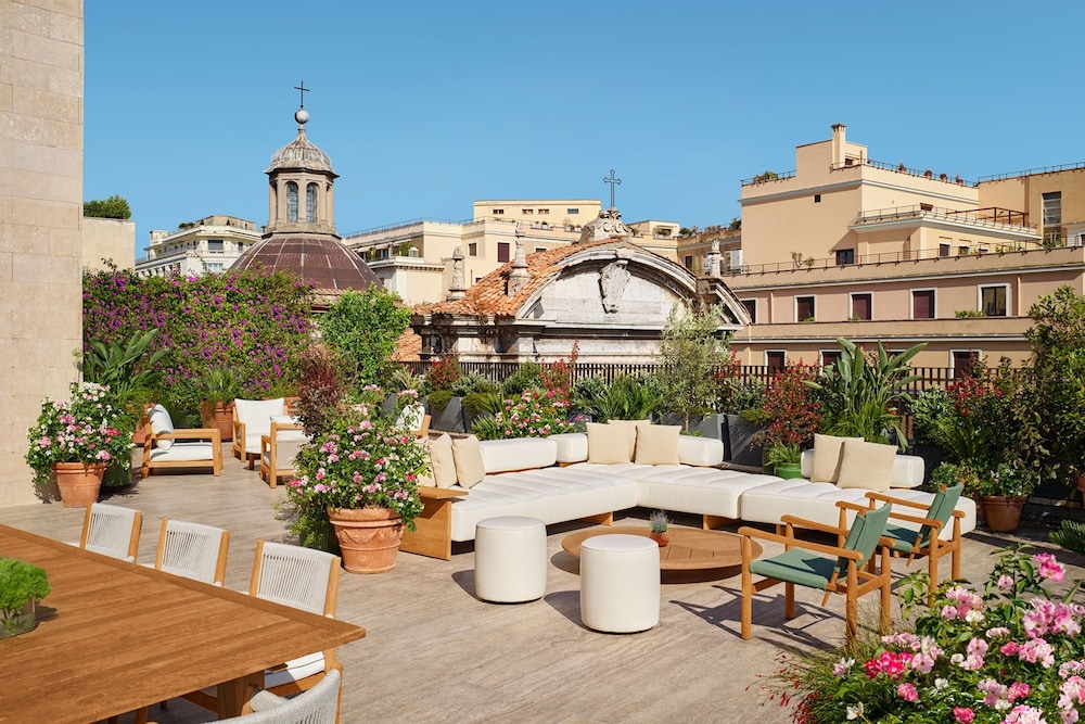 Suite, 1 King Bed, City View (Terrace)
