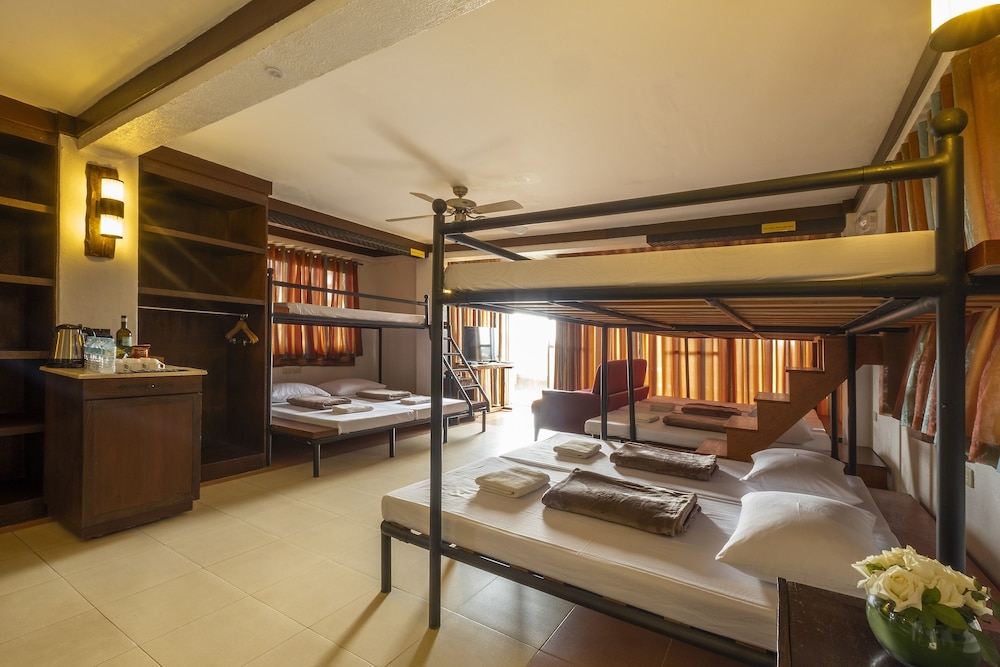 Group Room (Ginger Room)