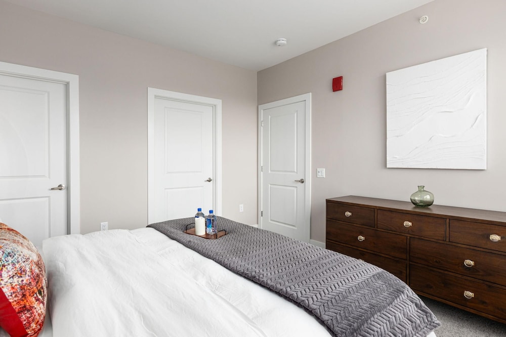 Downtown Luxury - Top Floor 2BR at Topiary Park, 写真 32