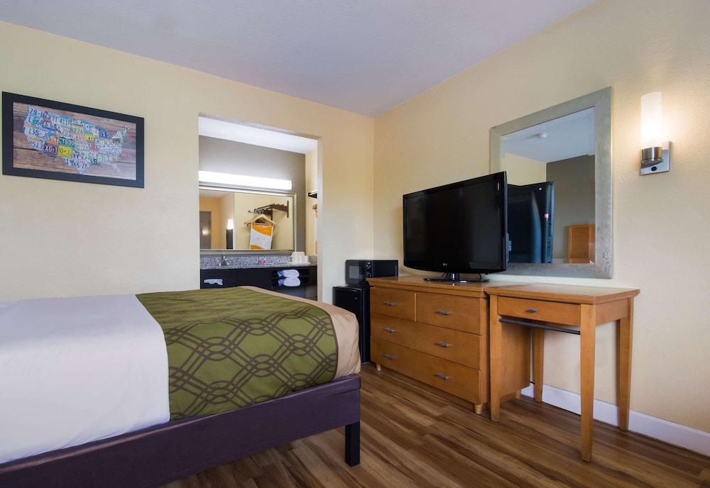 Standard Double Room, 2 Double Beds, Non Smoking - Photo 9