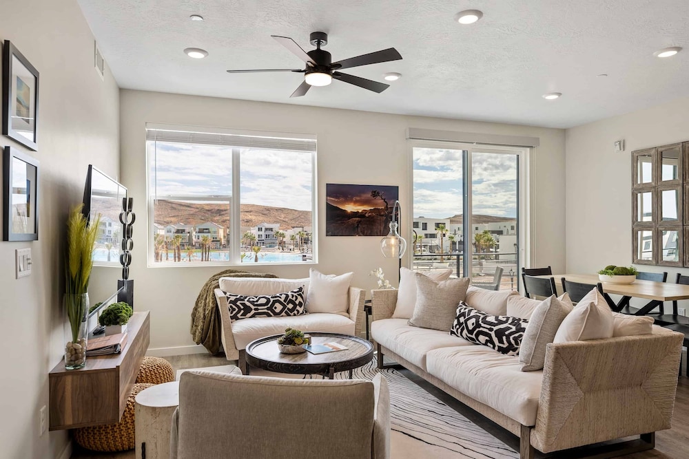 Condo, 2 Bedrooms