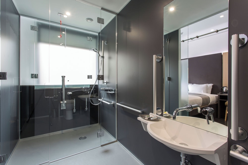 The Z Hotel City - Photo 20