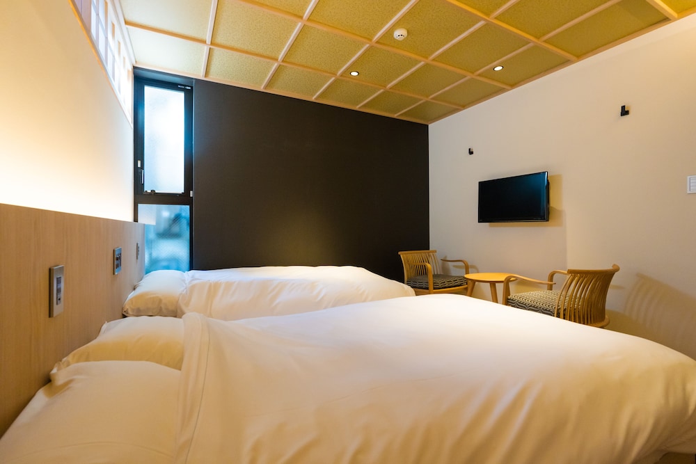 Twin Room - Photo 4
