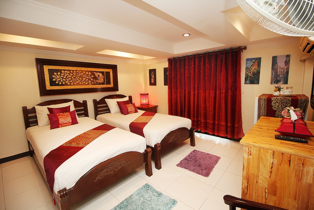 Deluxe Double Or Twin Room - Photo 21