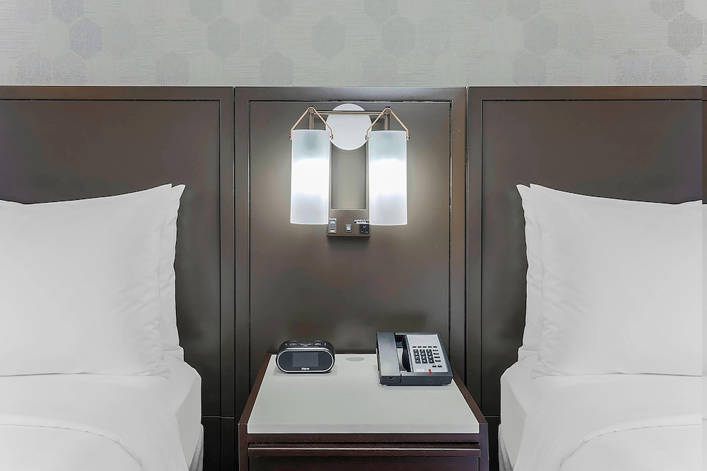 Room, 2 Double Beds (Mobility/Hearing Access, Roll-In Shwr) - Photo 3