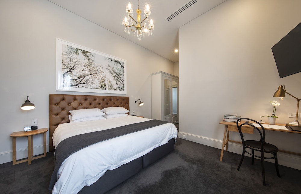 Sawyer Room