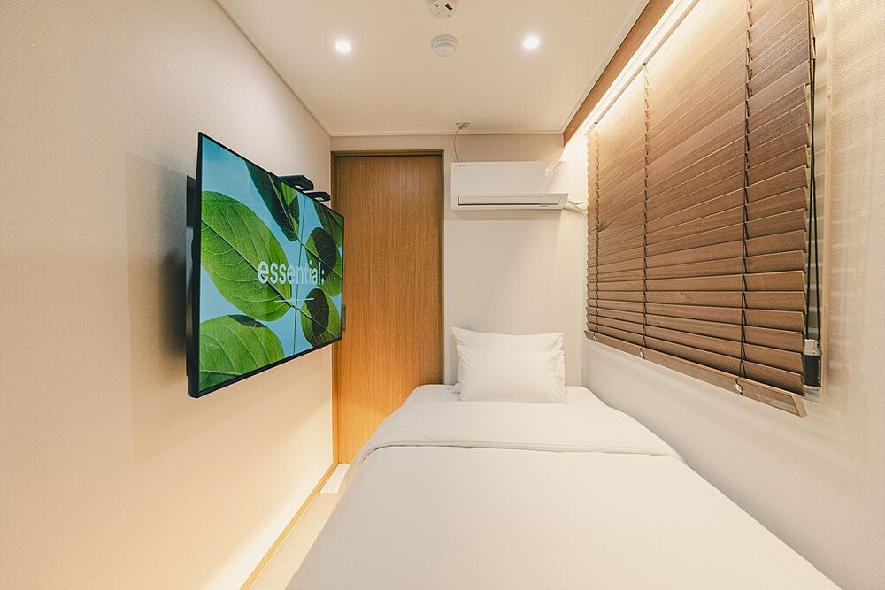 Basic Single Room, Non Smoking